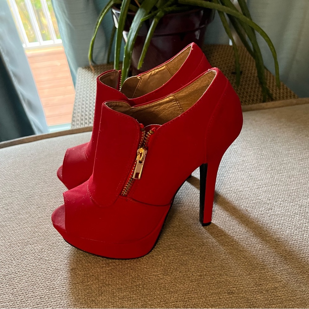 Qupid women suede peep toe zipper ankle booties